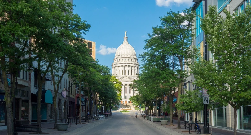 Who Pays Closing Costs in Wisconsin